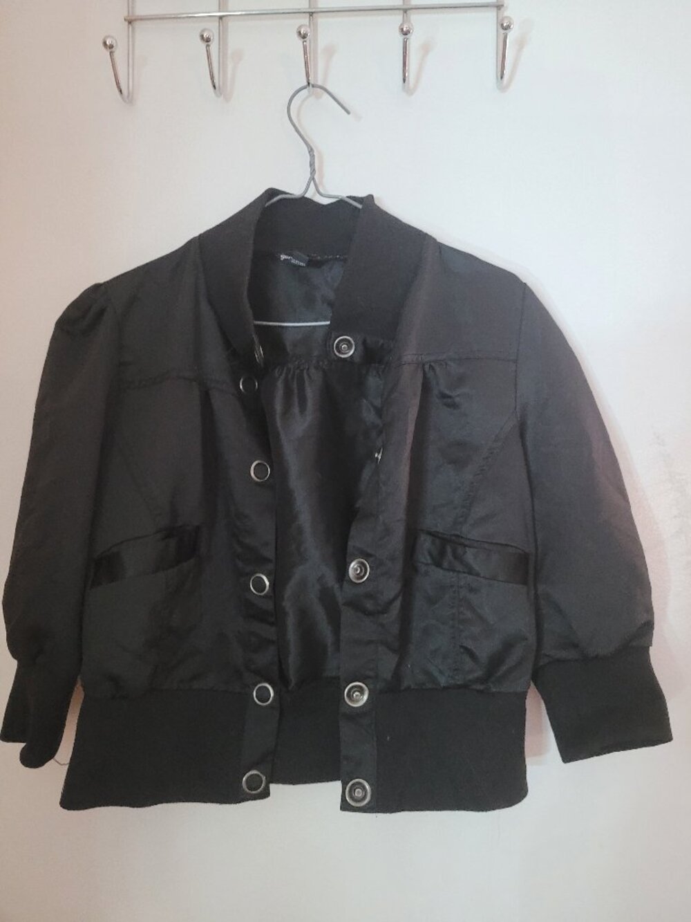Black button Top